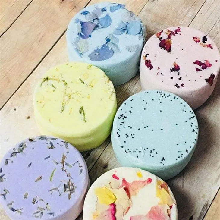 Aromatherapy shower steamers