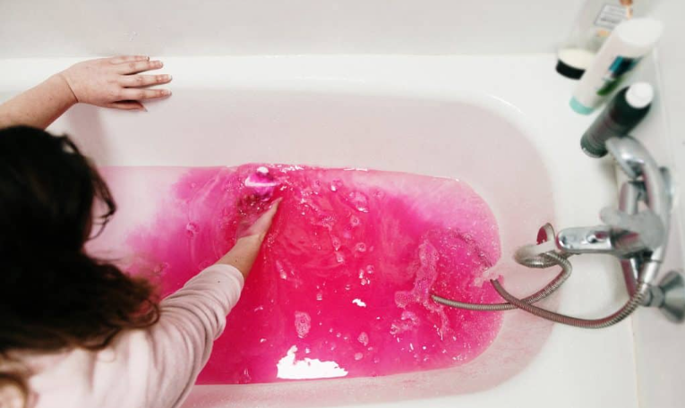 Do colored bath bombs stain your tub