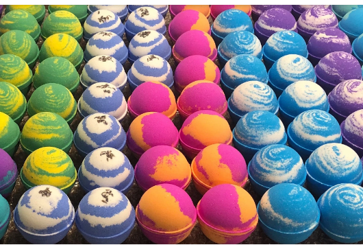 Mr. Smith, an American guest, wholesale bath bombs from us