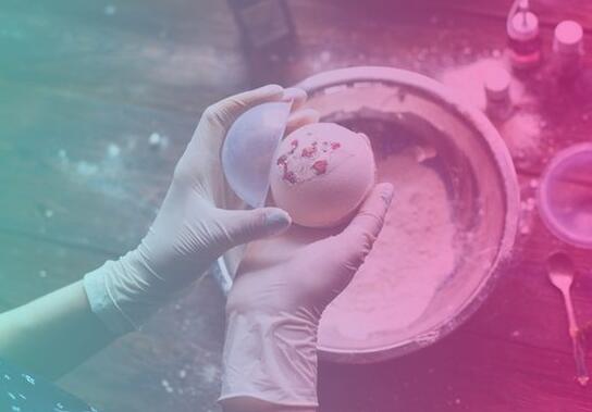 Who and when invented the bath bomb?